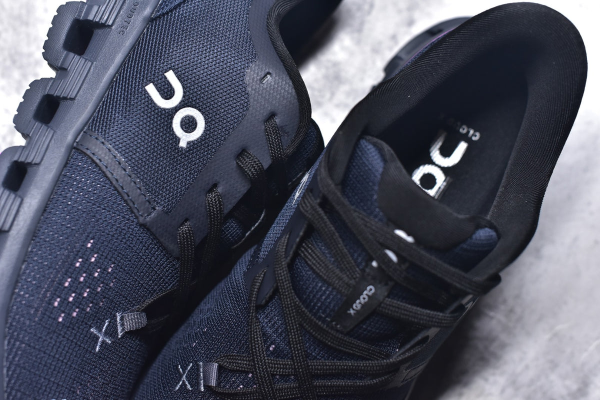 On Cloud X 4 Low-Top Training & Running Shoe – Unisex