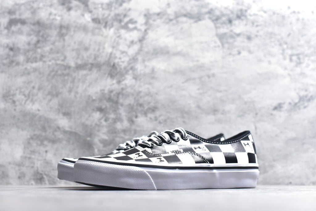 Vans Authentic 44 Low-Top Vulcanized Casual Skate Sneaker – Unisex | Style No. VN000EEUDOL