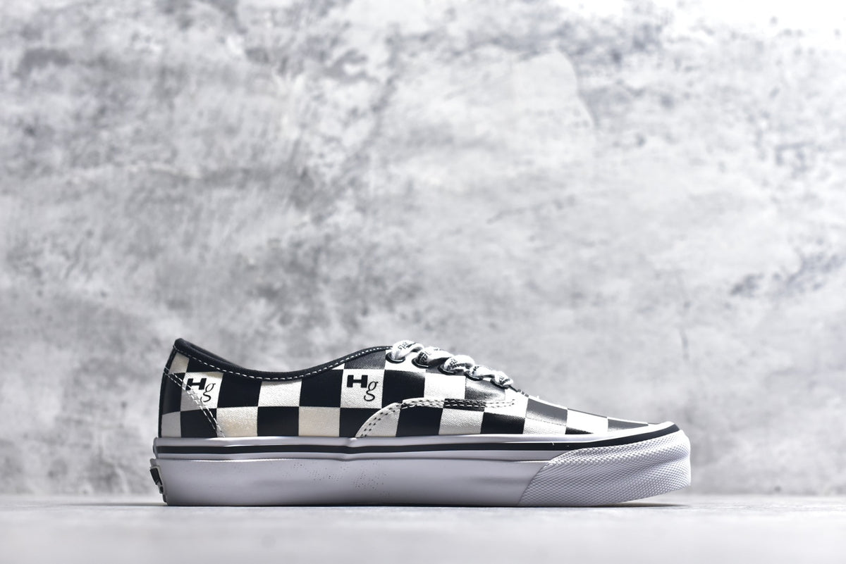 Vans Authentic 44 Low-Top Vulcanized Casual Skate Sneaker – Unisex | Style No. VN000EEUDOL