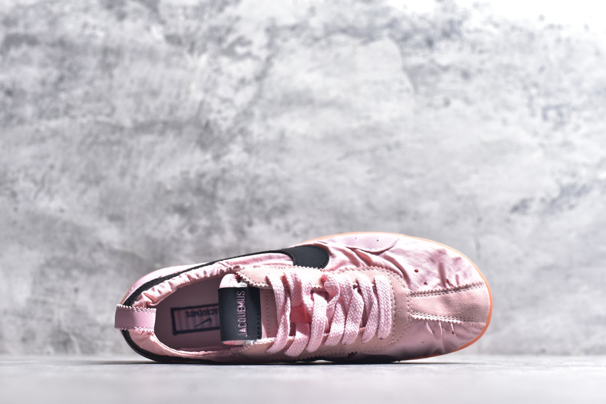 Jacquemus x Nike Jacumoon Low-Top Lifestyle Casual Sneaker – Pink | Unisex | Style No. HV8547-800
