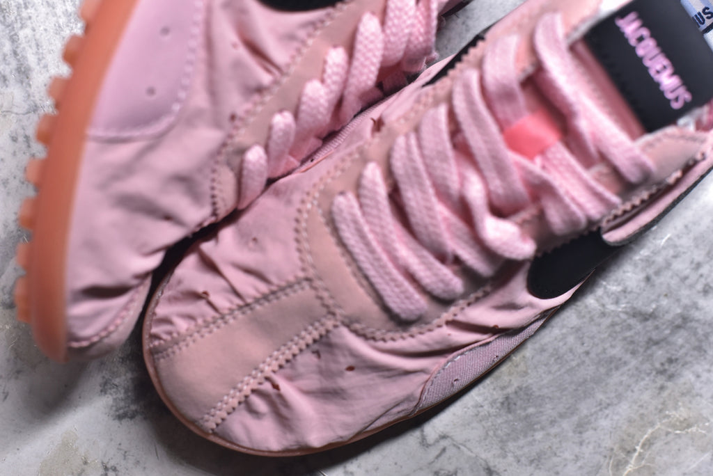 Jacquemus x Nike Jacumoon Low-Top Lifestyle Casual Sneaker – Pink | Unisex | Style No. HV8547-800